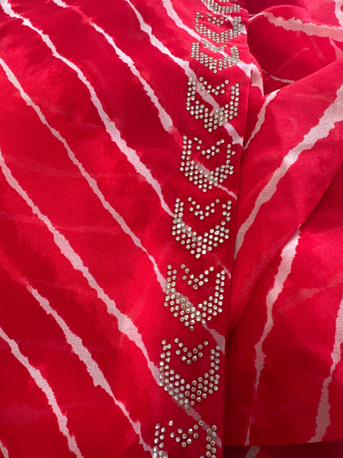 Leheriya Printed Georgette Saree with   Jharkan Diamond stone In Red With Unstitched Blouse