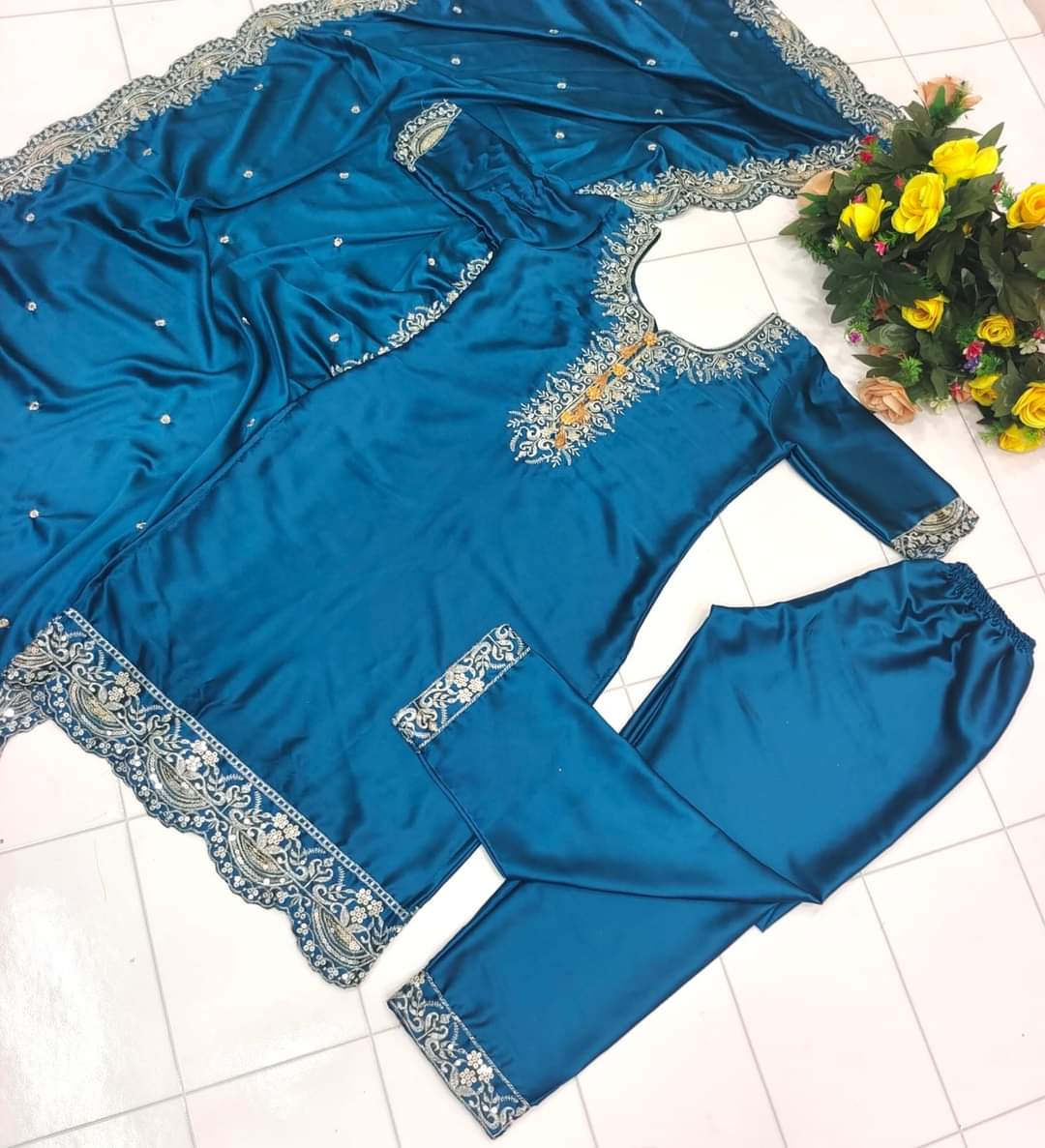 PRÄSENTATION DES NEUEN STITCHED-KOLLEKTIONSTOPS MIT PALZZO PENT DUPATTA-SET (pakistanischer Anzug)