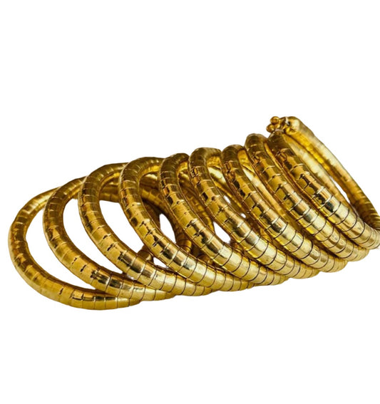 Bangle Single Hand Bracelet Spring Design in Munich