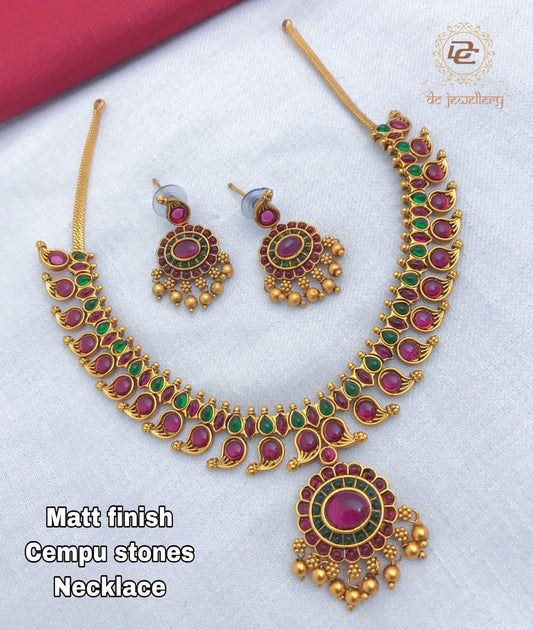 Kampu necklace with earrings in Munich