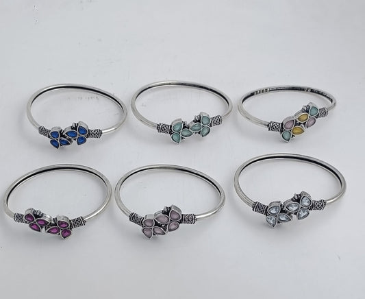 Diya shape Bracelet in Berlin