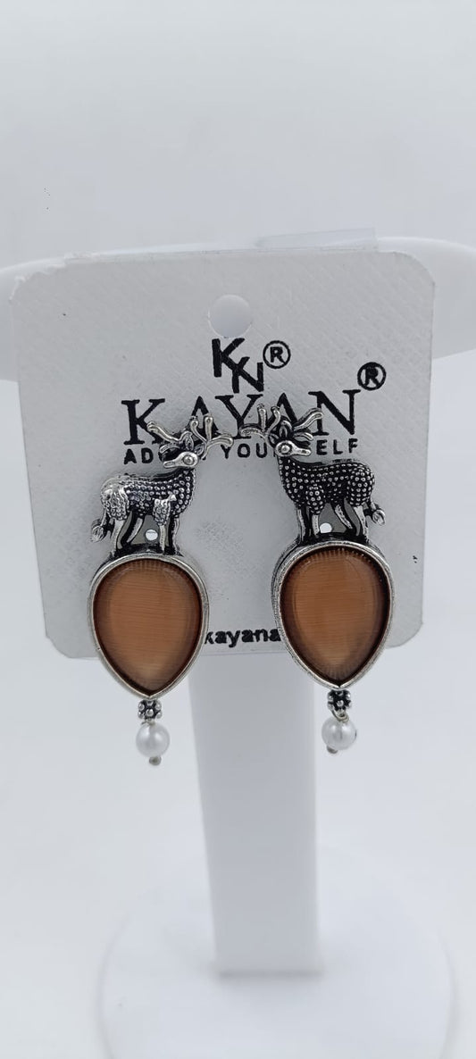 MONALISA STONE ANIMAL SHAPE Earrings  in Munich
