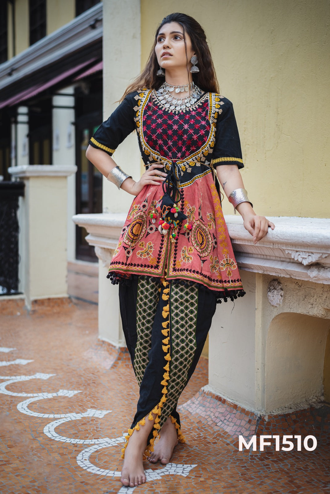 Navratri wear top-bottom kedia with tulip for women in Berlin
