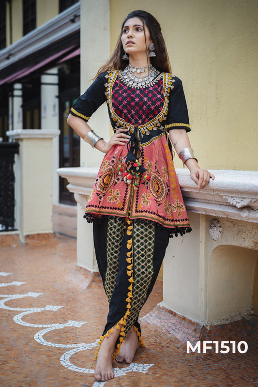 Navratri wear top-bottom kedia with tulip for women in Berlin