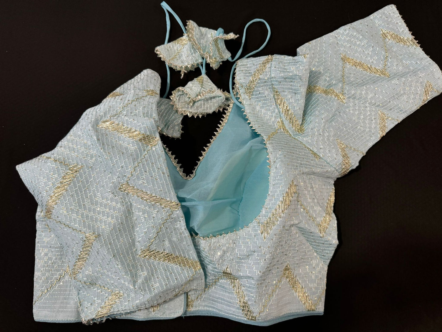 Women Chevron Pattern Back-Open Blouse in Germany