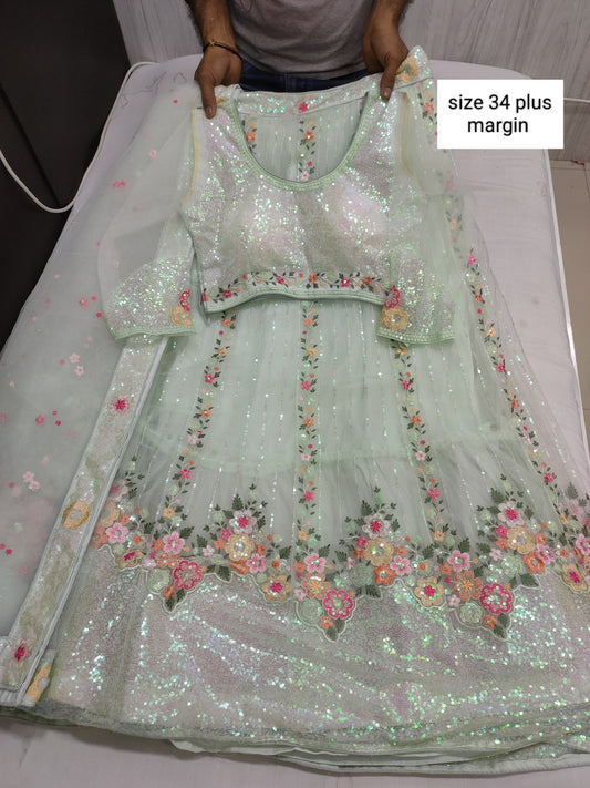 LEHENGAS WITH HEAVY WORK WITH DUPATTA IN BERLIN
