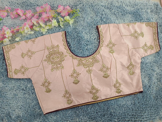 Beautiful Blouse trendy design in Berlin