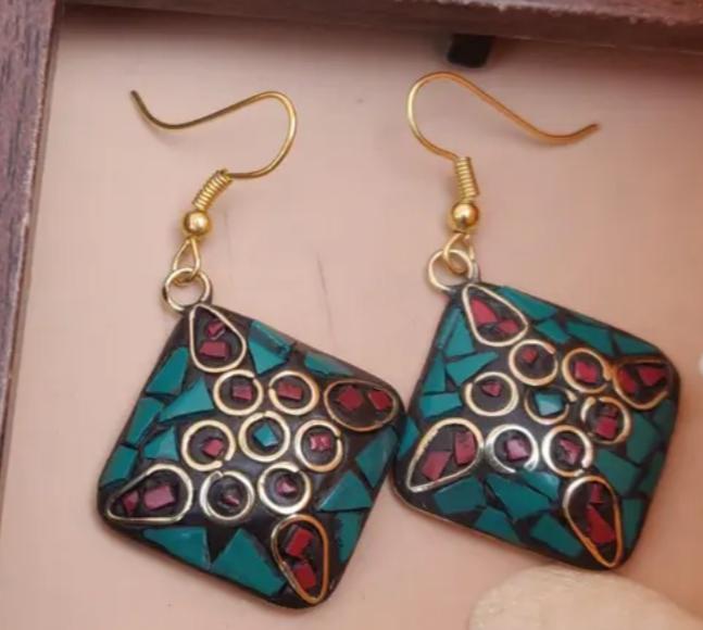 Handcrafted Handmade Antique Multicolor Kite Shaped Laq Earrings in Germany