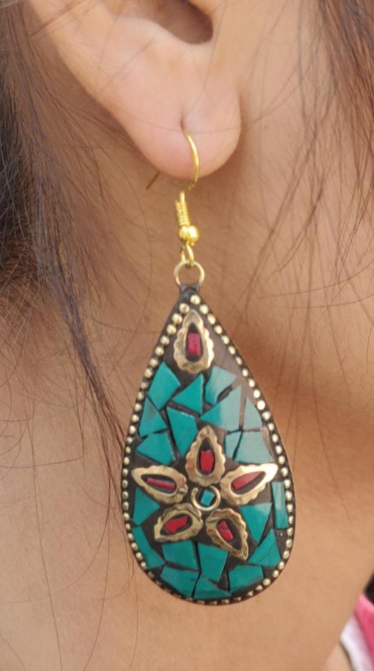 Drop Shaped Lac Earrings in Berlin