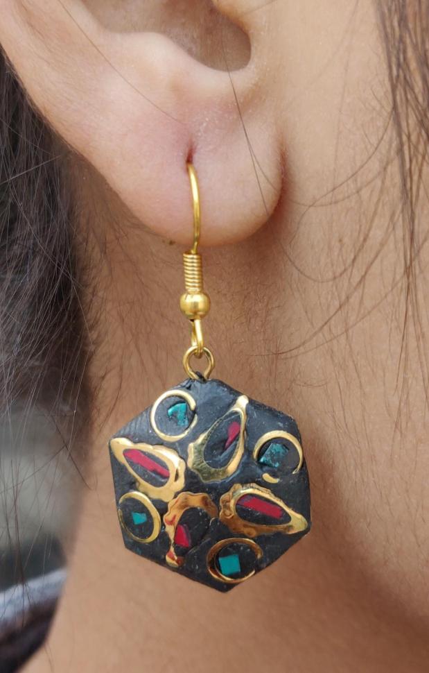 Earrings of Lak and Brass for Women in Berlin