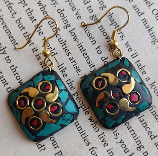 Handcrafted Handmade Antique Multicolor Kite Shaped Laq Earrings in berlin