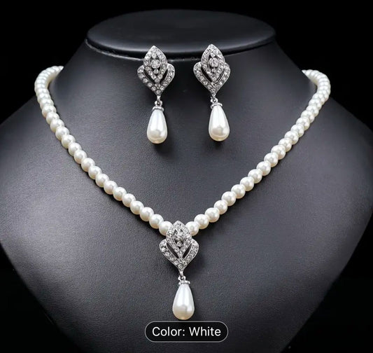 Unique Beaded Pearl Necklace and Earrings Set For Women in Berlin
