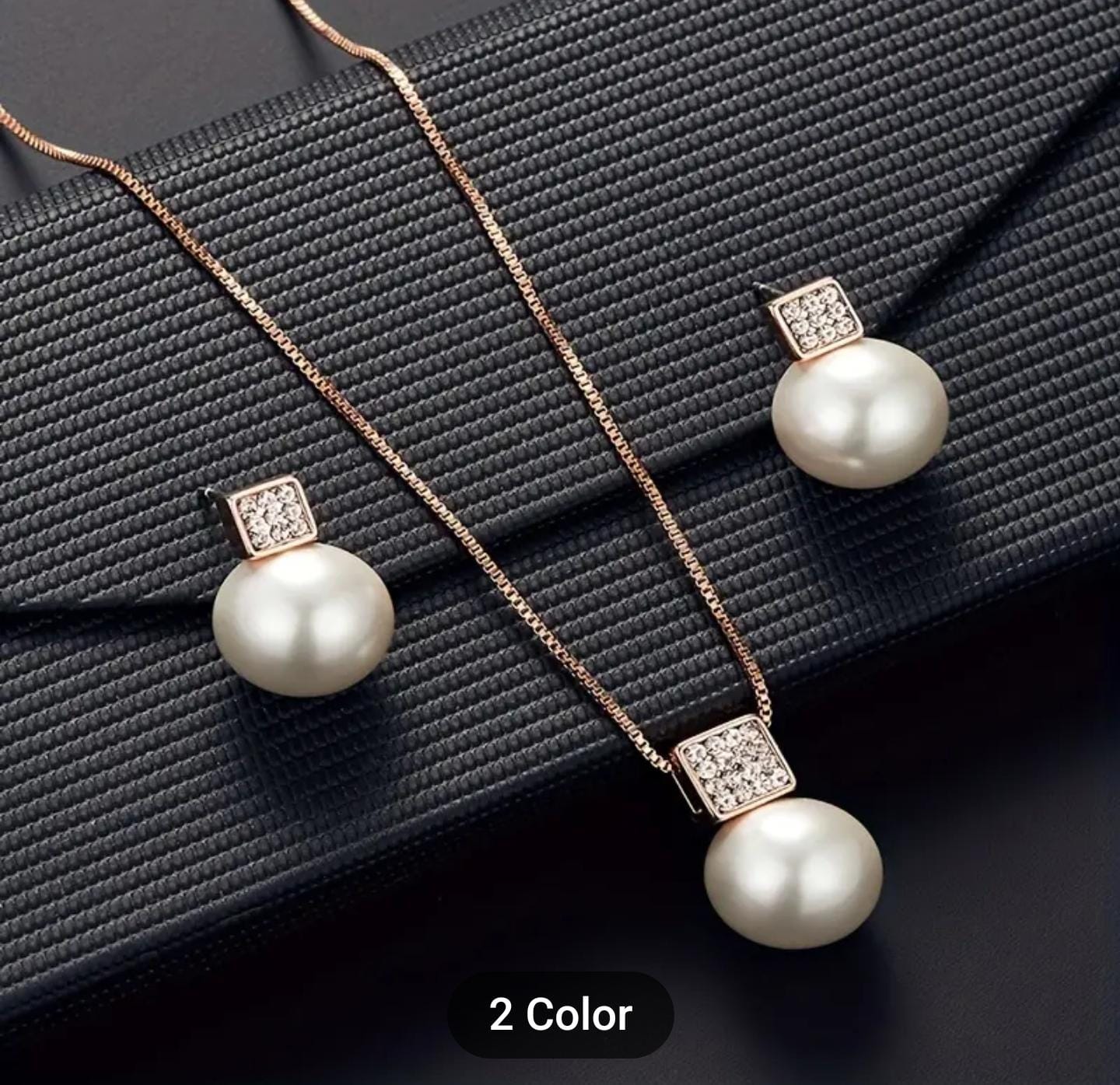 Women Elegant Imitation Pearl Necklace Earrings in Berlin