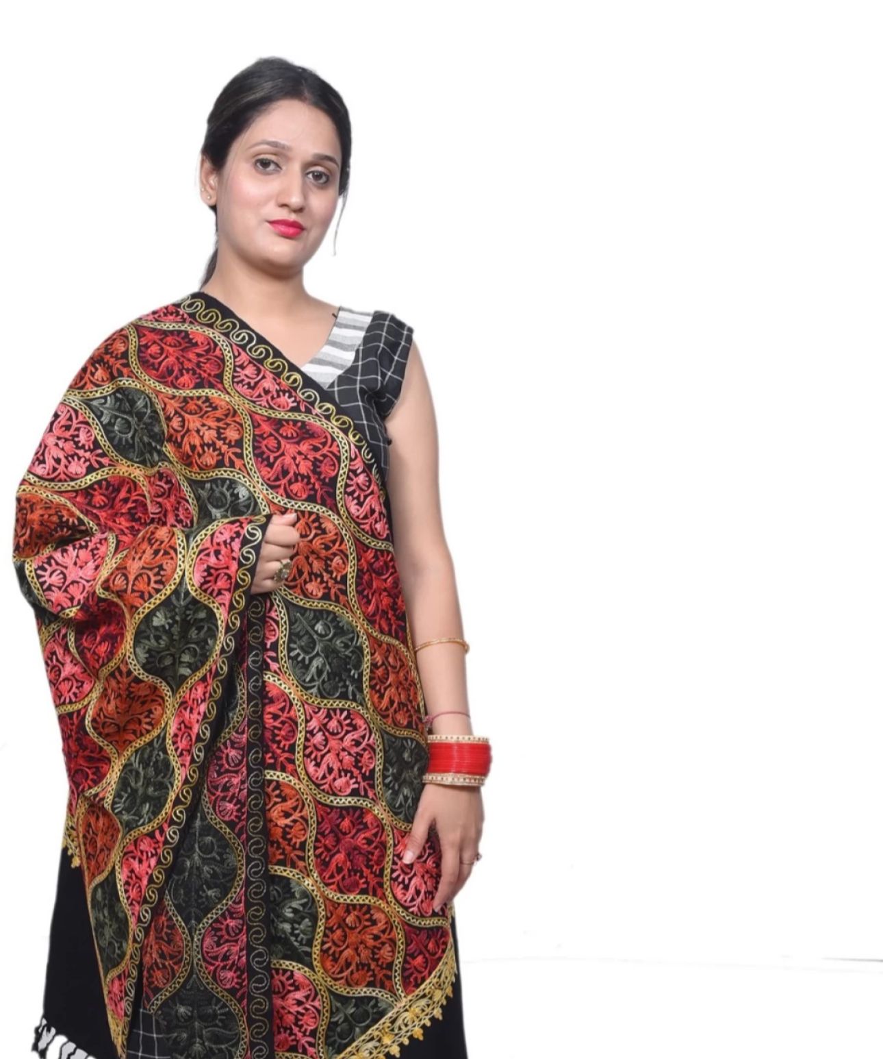 Stylish Kashmiri Stole for Women Aari Embroidery Matka Jaal in Munich