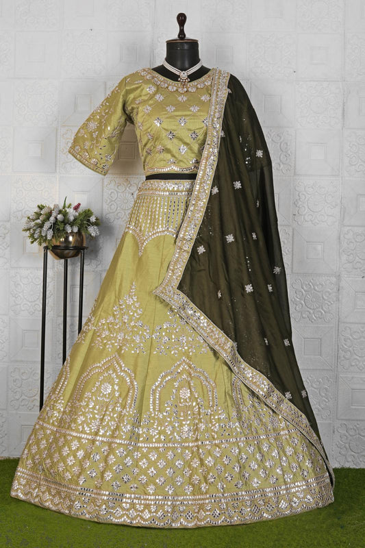 Beautiful Embroided Lehanga in Berlin