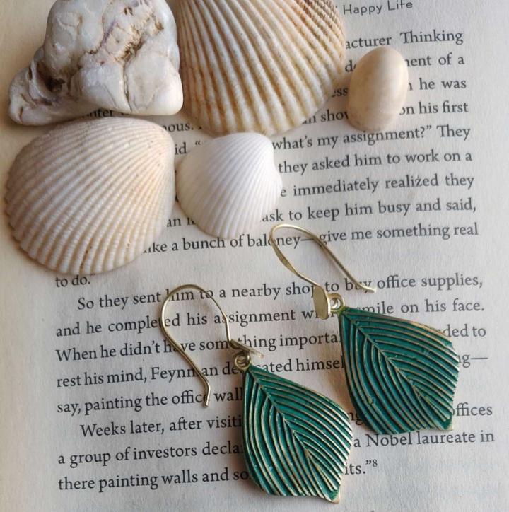 Handmade Vintage-Inspired Green Leaf Earrings in Berlin