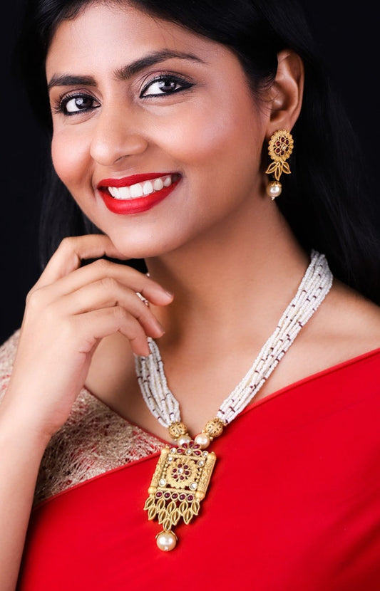 Gold-Plated Beaded & Stone-Studded Floral Jewelery Set in Berlin