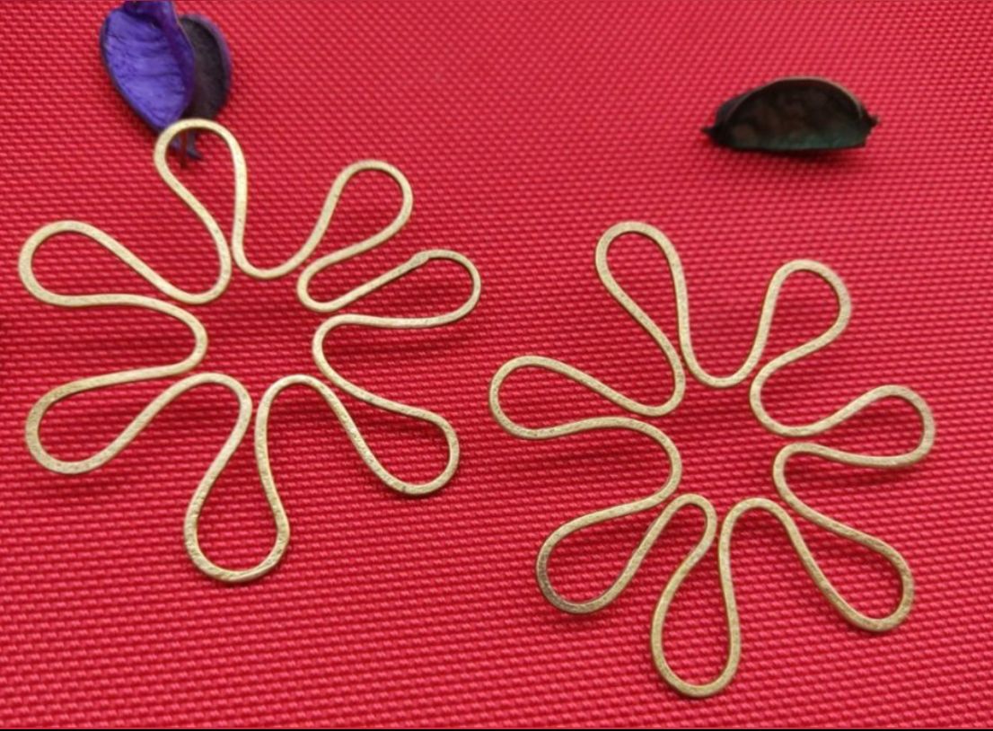 Partywear Fashionable Flower Design Earring in Berlin