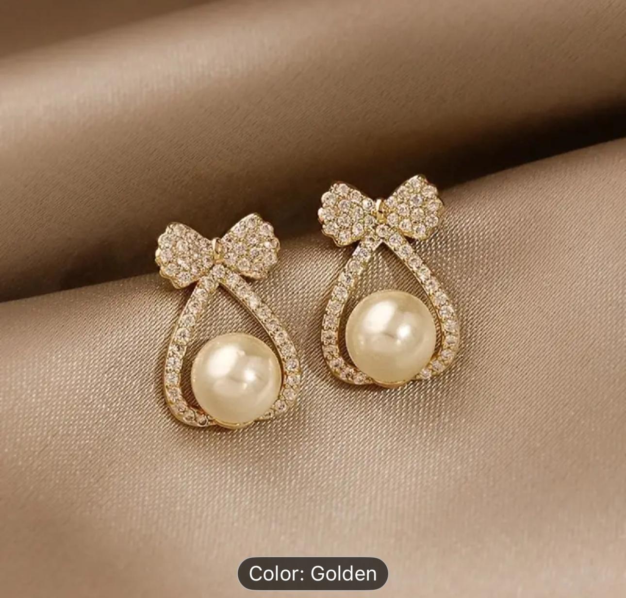 FASHIONABLE WESTERN STYLISH PRINCESS WHITE PEARL STUD EARRINGS IN BERLIN