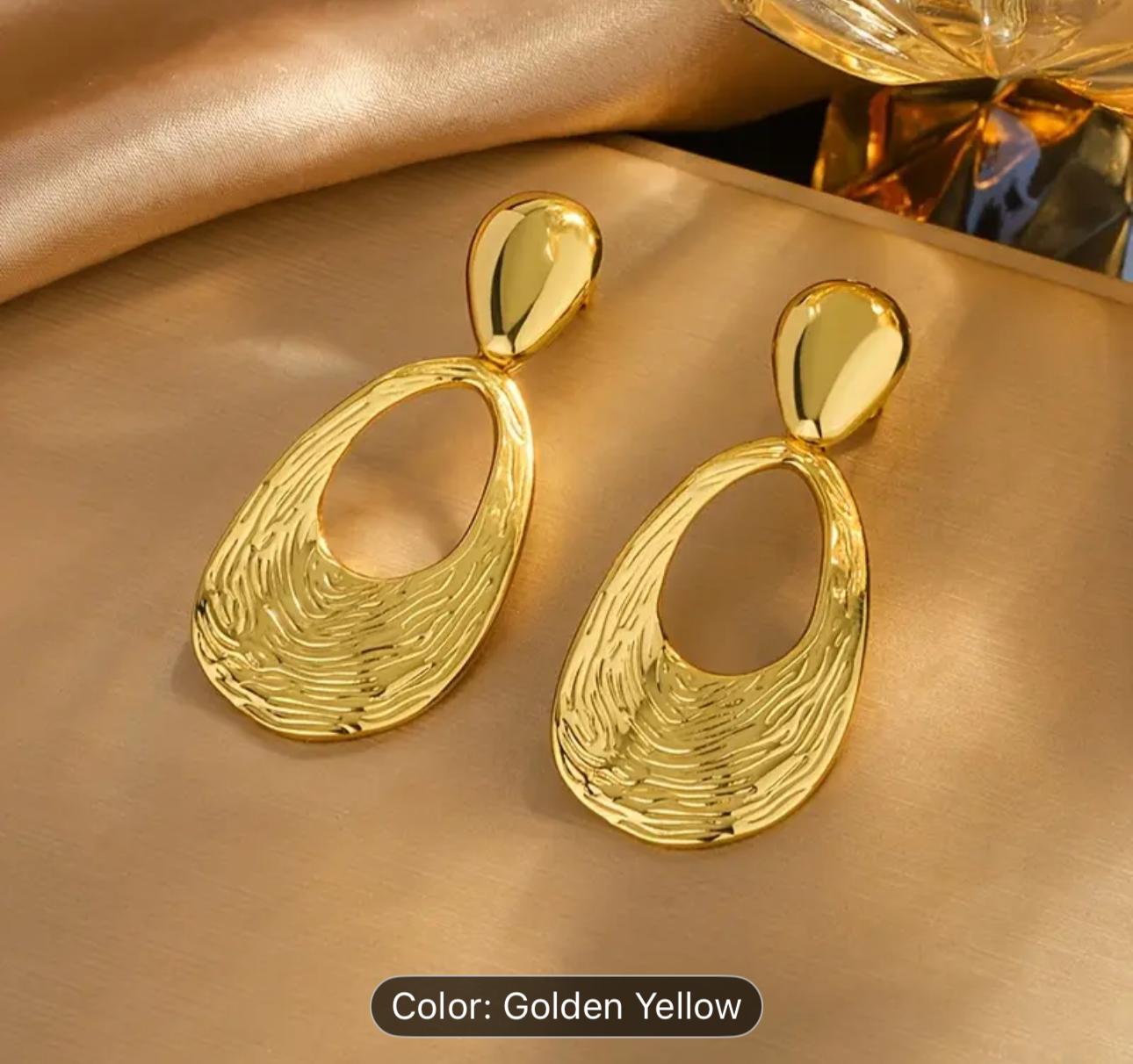 Gold Drop Dangle Earrings in Munich