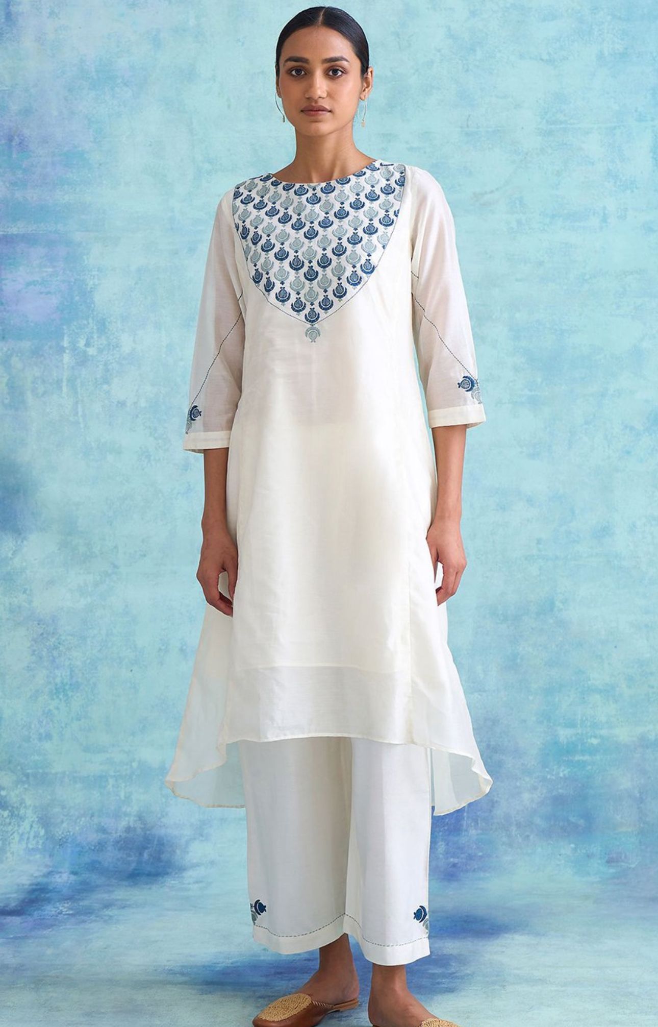 Women Solid Cotton Blend Flared Kurta in Munich