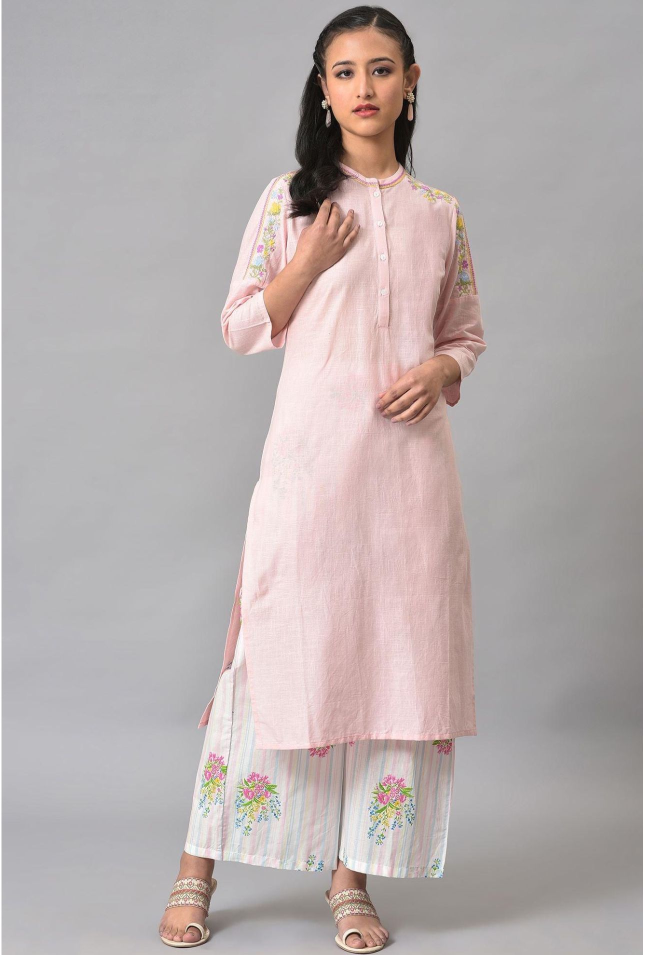 Light Pink Mandarin Collar kurta With Embroidery in Germany