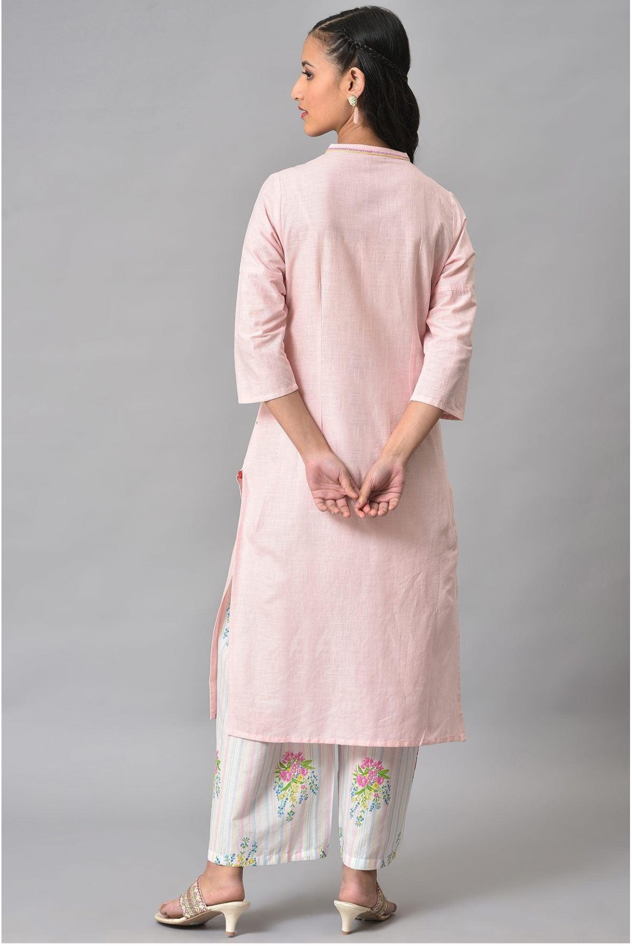 Light Pink Mandarin Collar kurta With Embroidery in Germany