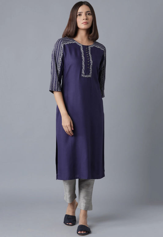 Blue Embroidered Straight kurta in Munich