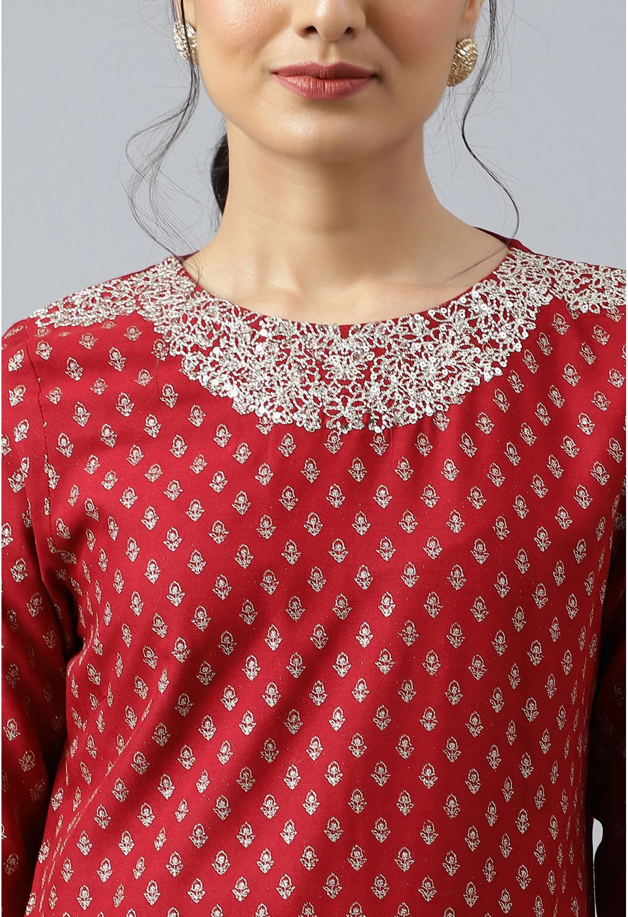Red Printed kurta With Metallic Embroidery in Munich