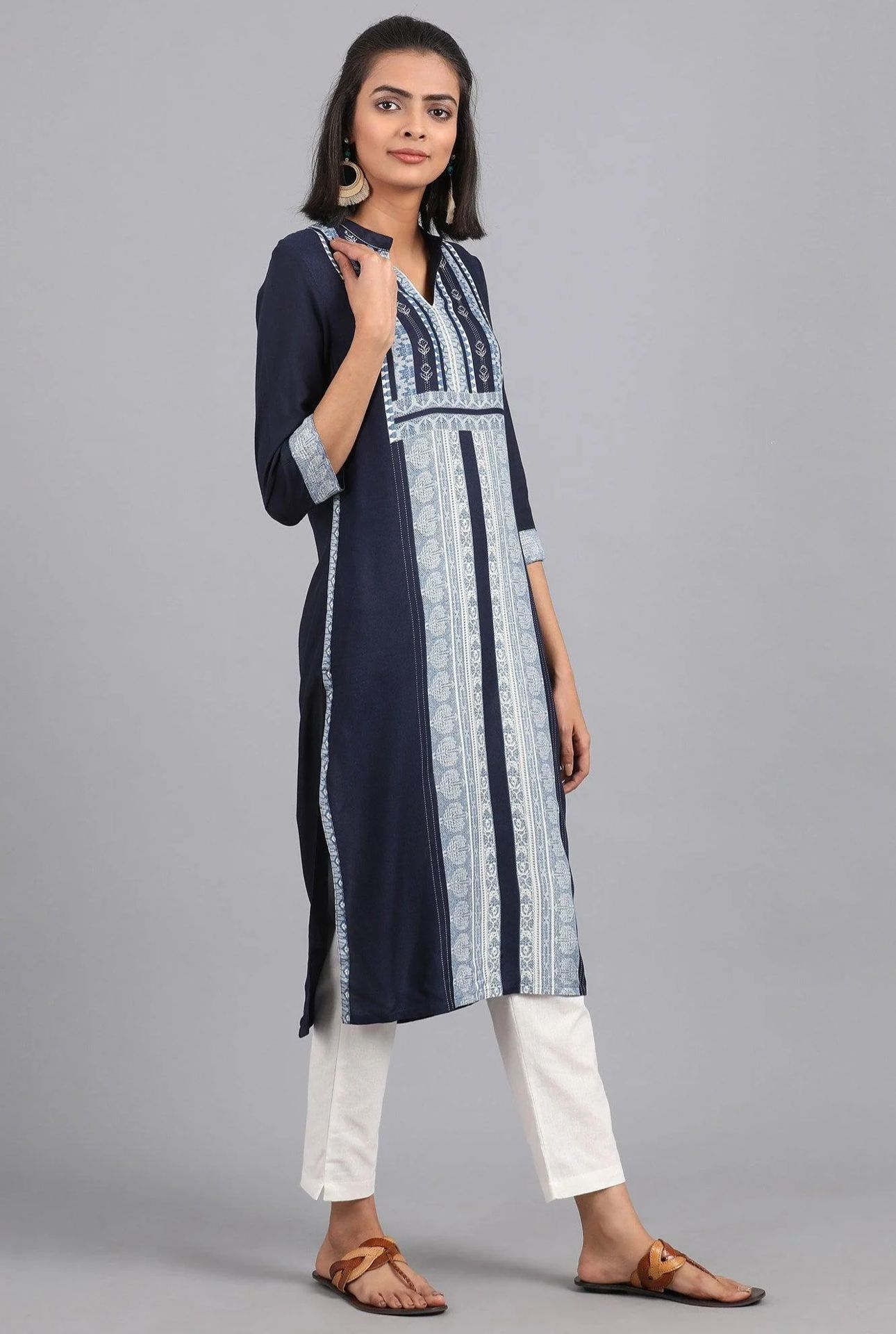 Blue Fusion Booti Geometric Print kurta in Mandarin Neck with Embroidery in Germany