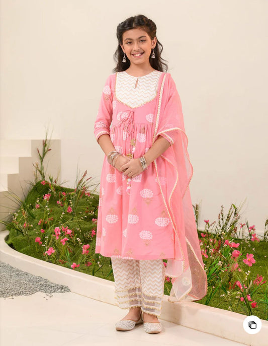 Girls Floral Printed Regular Pure Cotton Kurta with Trousers & Dupatta in Germany