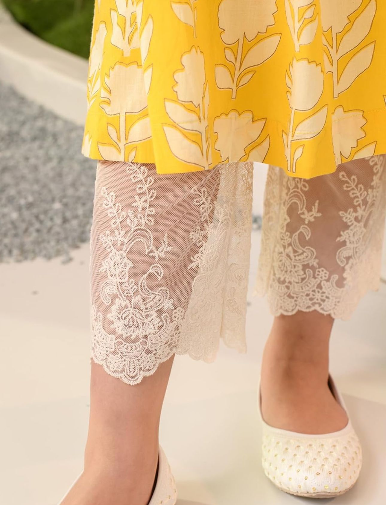 Yellow printed Kurta with Trousers with dupatta in Berlin