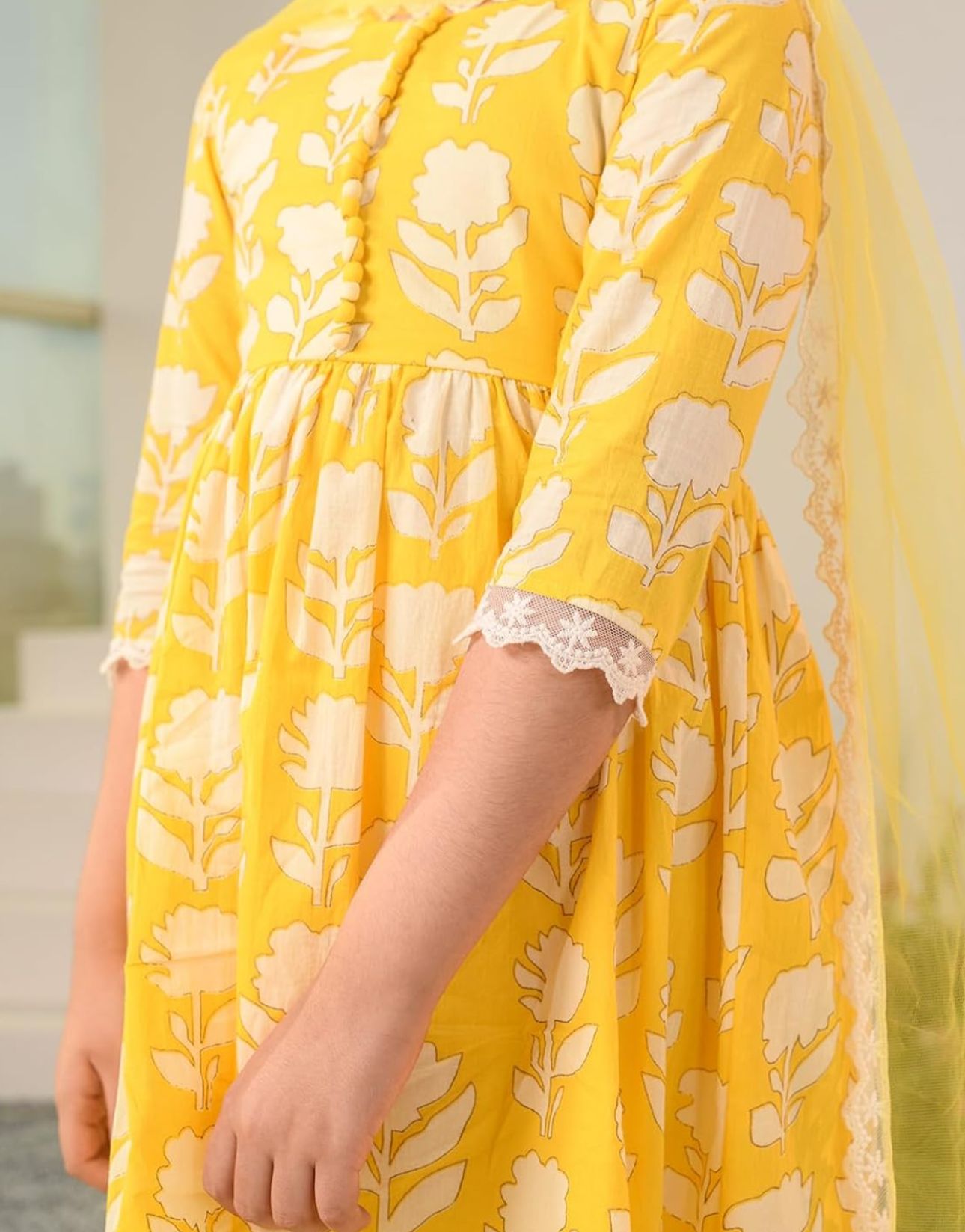 Yellow printed Kurta with Trousers with dupatta in Berlin