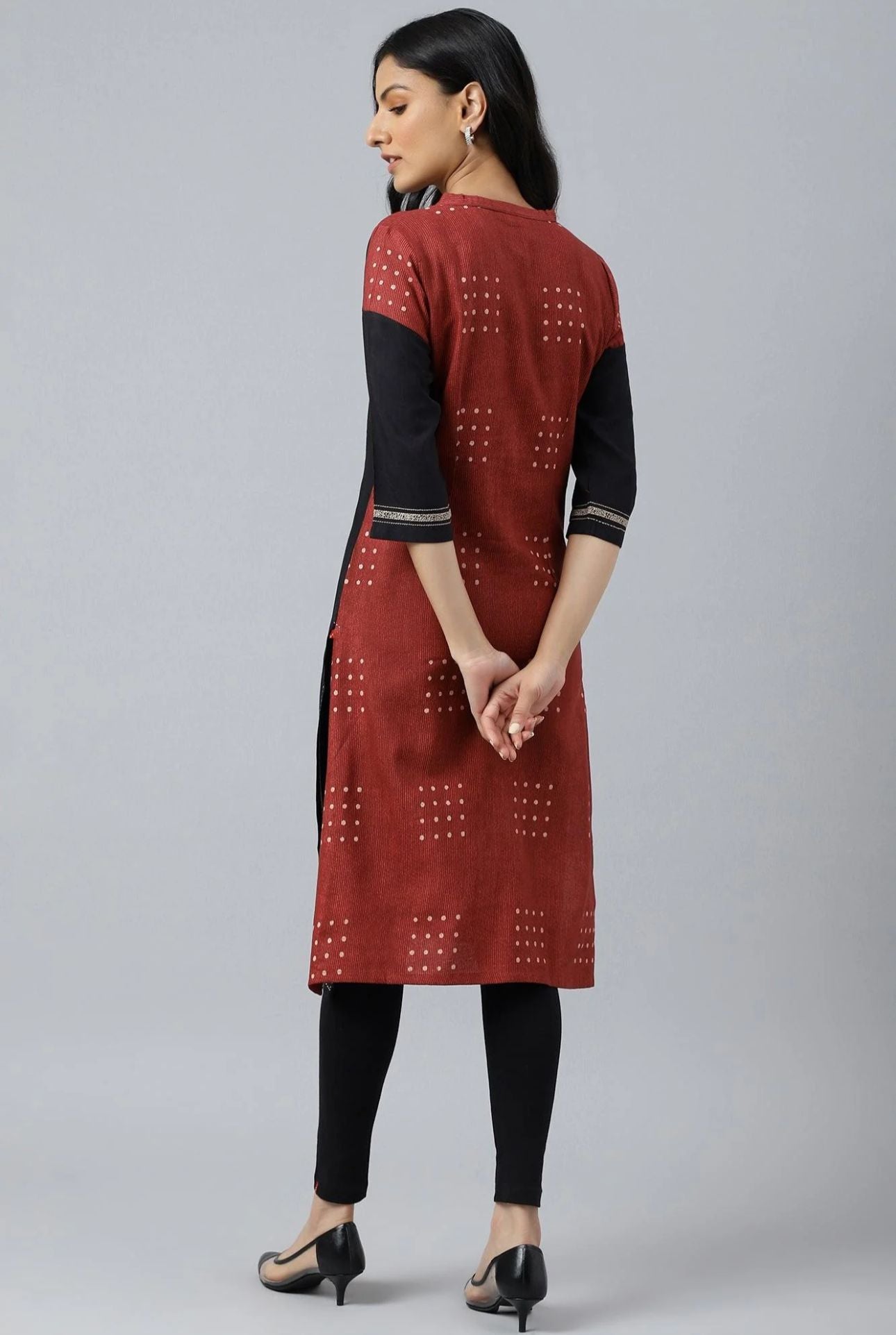 Black Straight Kurta in Berlin