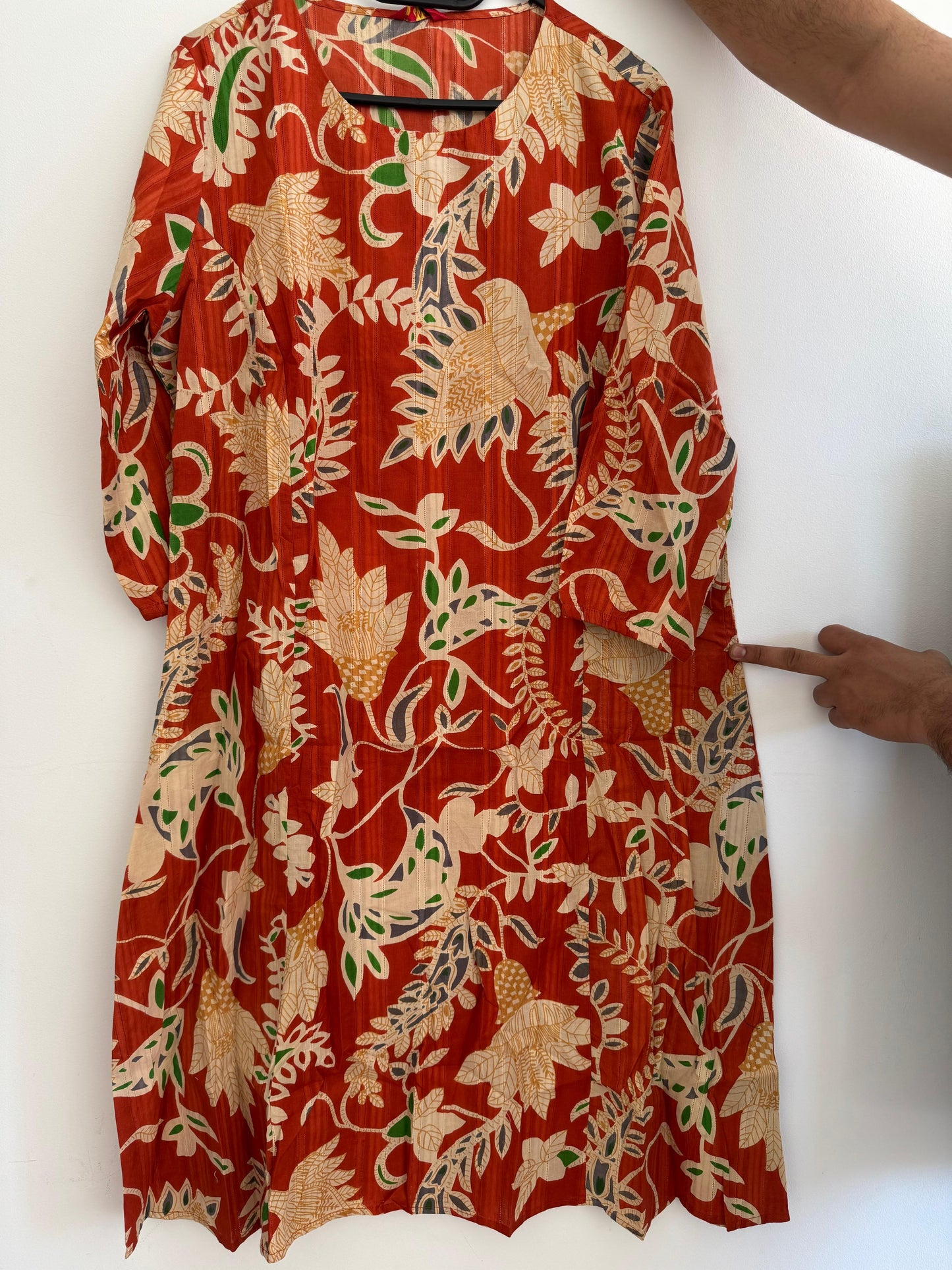 Women Floral Print Pure Cotton Straight Kurta in Berlin
