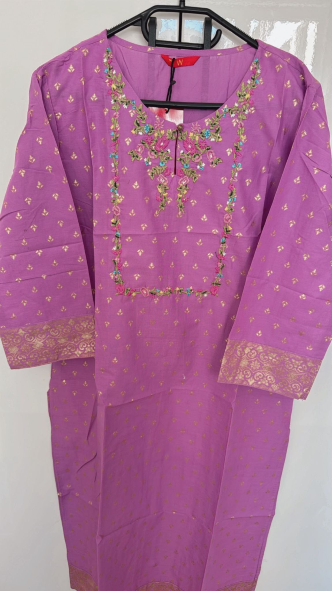 Women Pure Cotton Straight Kurta in Berlin
