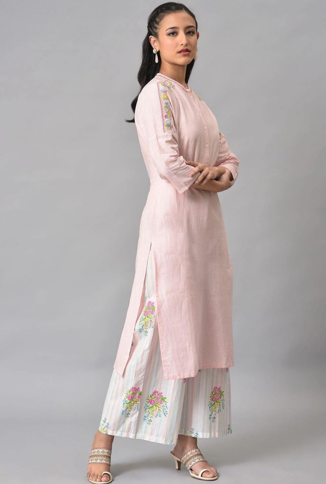 Light Pink Mandarin Collar kurta With Embroidery