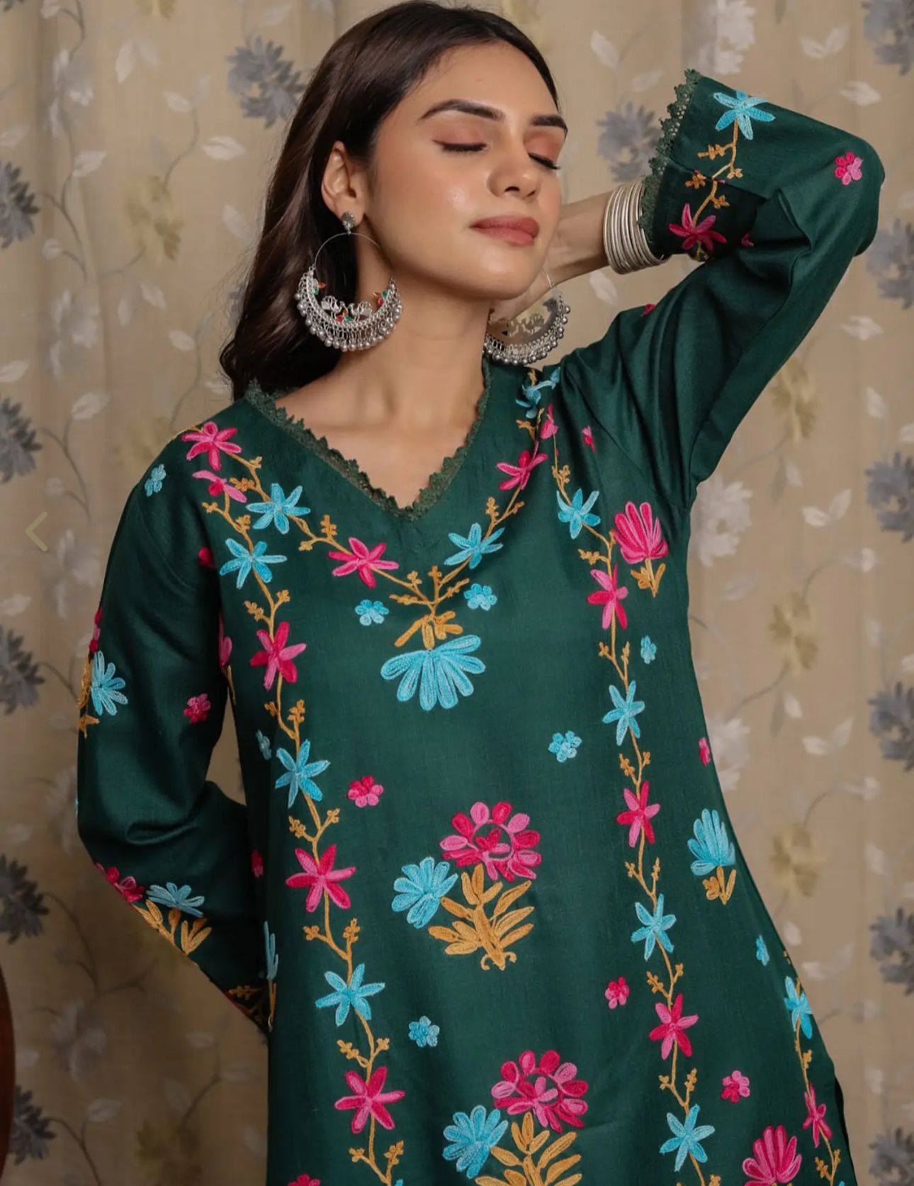 Floral Embroidered Pastels Cotton Straight Kurta in Munich