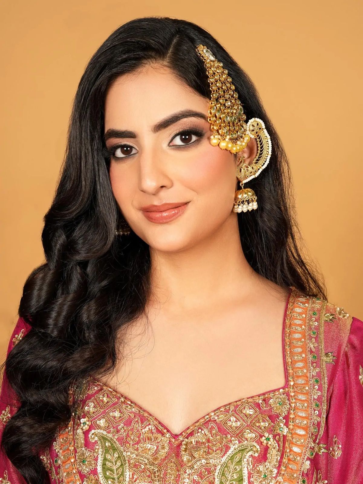 Beautiful heavy simar silk With Embroidery Work Suit in Berlin
