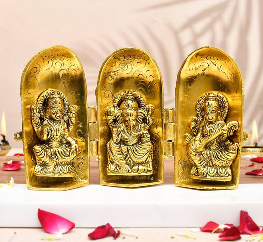 God Lakshmi Ganesha Saraswati Statue in Berlin
