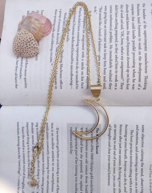 Gorgeous Women Moon Pendant Necklace Brass Long Chain Necklace for Girls