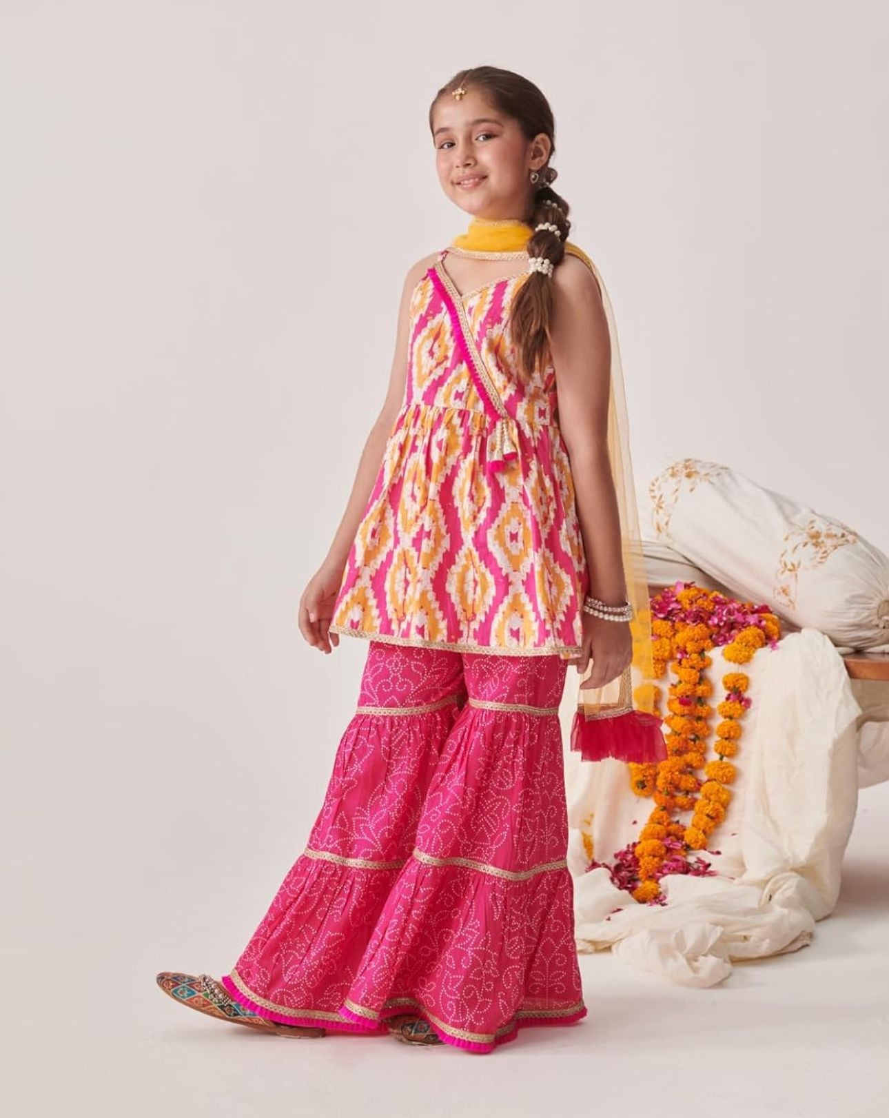 Girls Leheriya Printed Empire Sequinned Kurta With Sharara With Dupatta in Germany