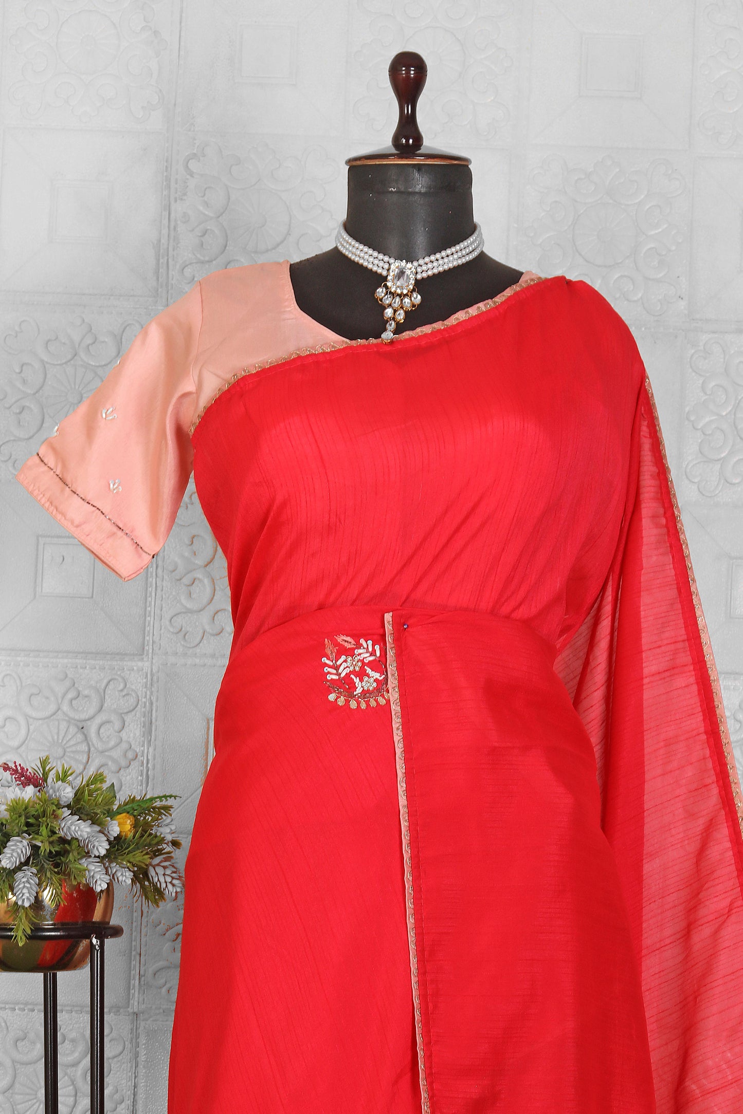 Women Embellished Pure Silk Saree in Berlin