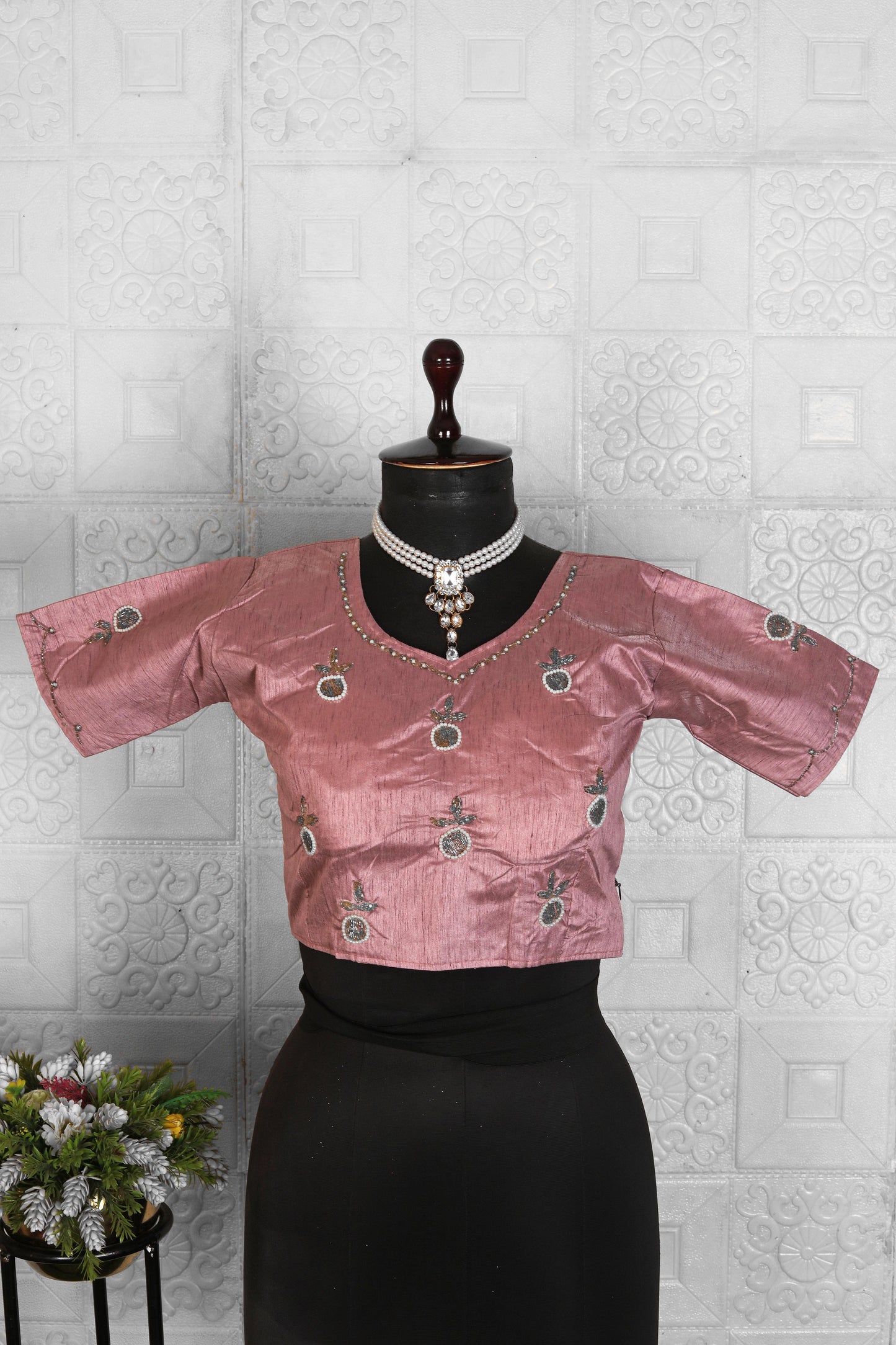 Embroidered Chiffon Saree in Berlin