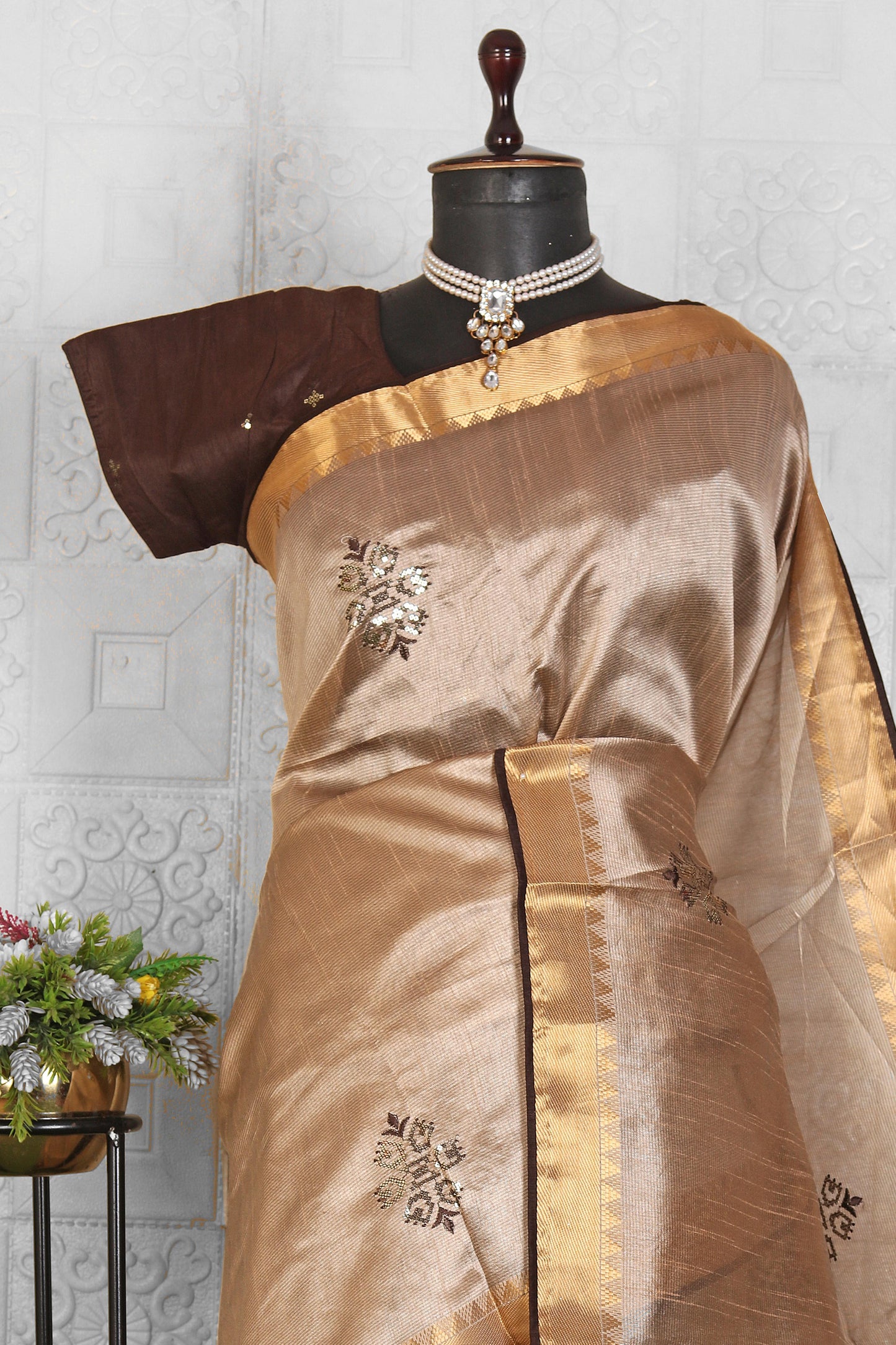 Women Silk Blend Saree in Germany