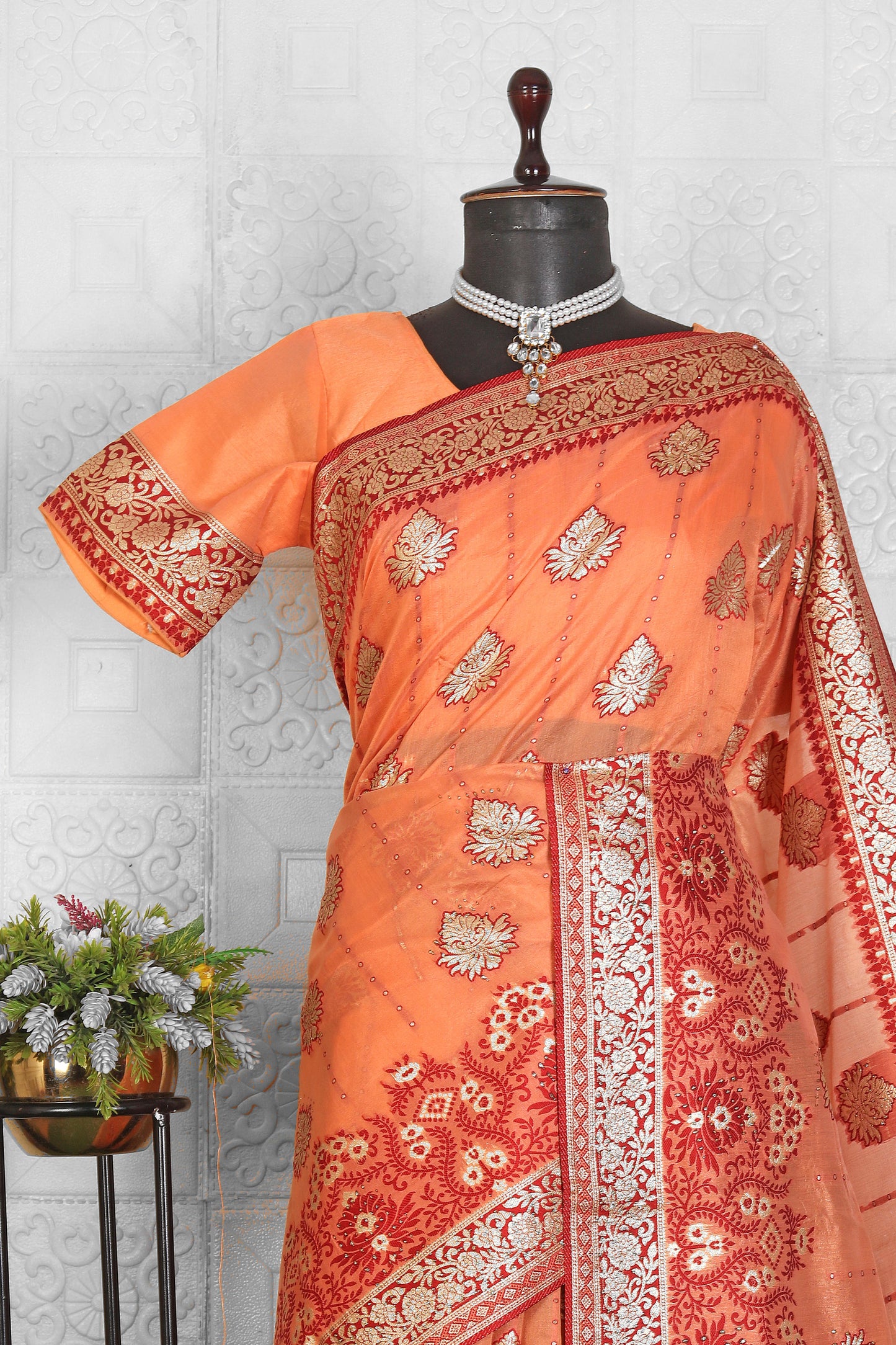 Woven Silk Blend Saree in Germany