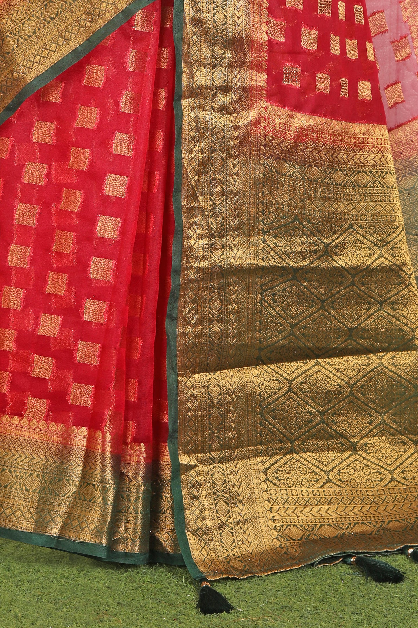 Beautiful Chanderi Silk Saree with stitched blouse in Germany