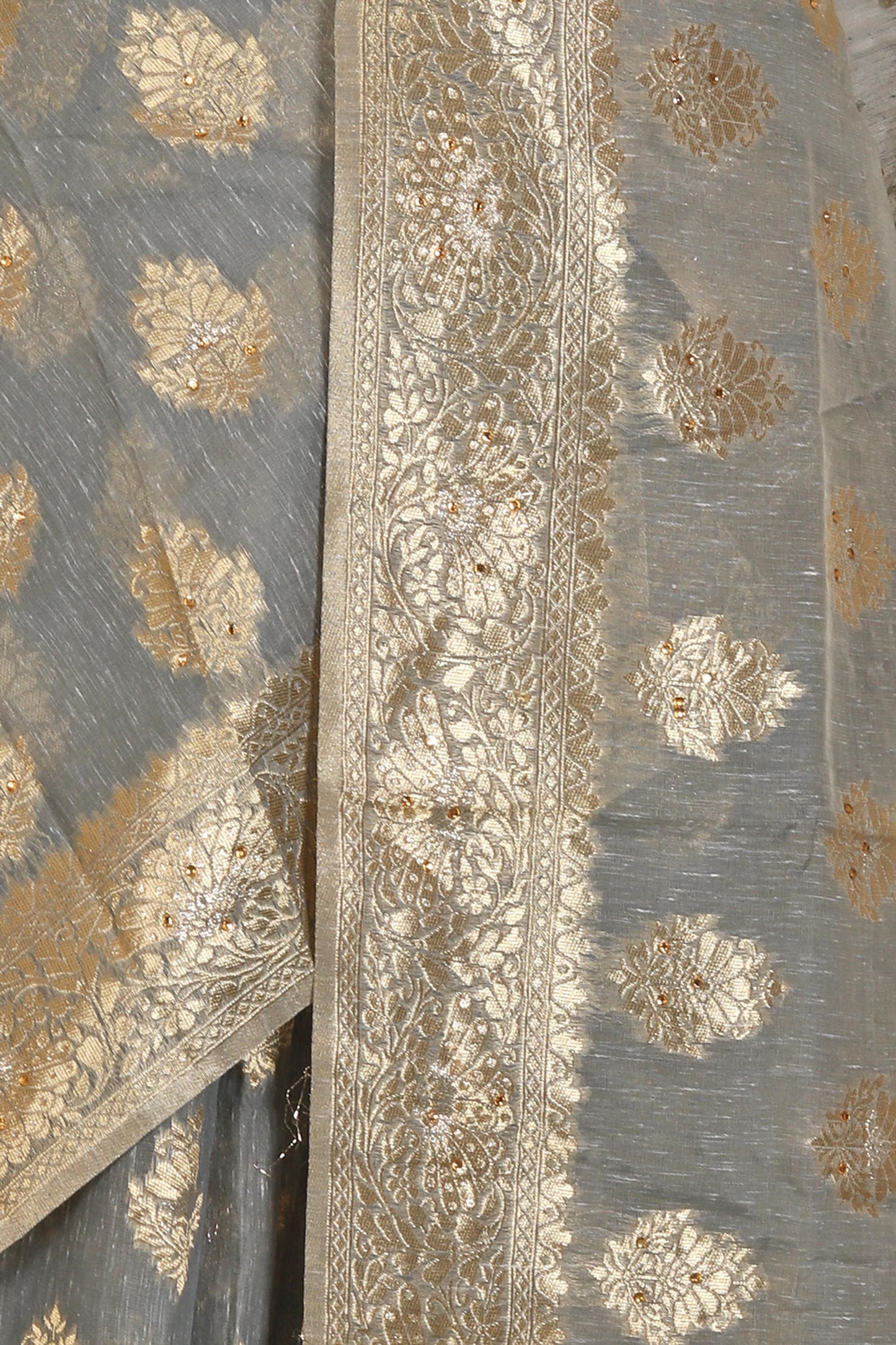 Beautiful Chanderi Silk Saree with stitched blouse in Berlin