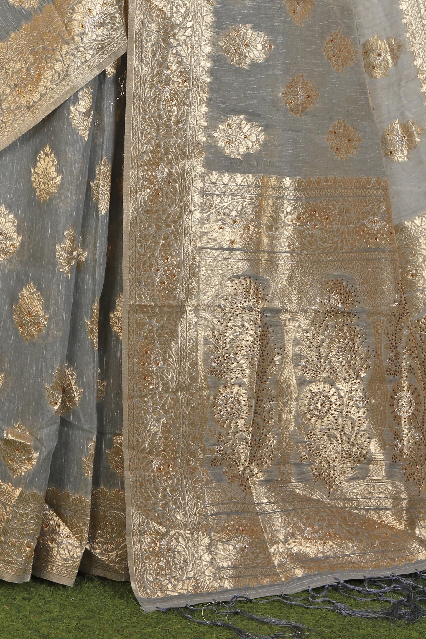 Beautiful Chanderi Silk Saree with stitched blouse in Berlin