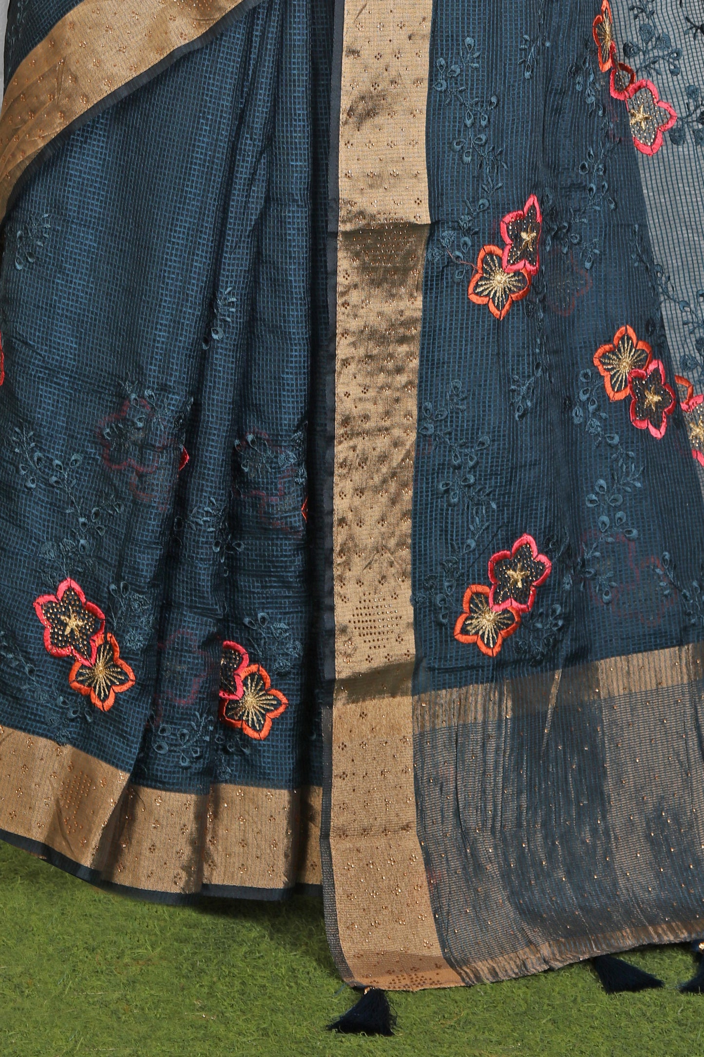 Beautiful Chanderi Silk Saree with stitched blouse in Berlin